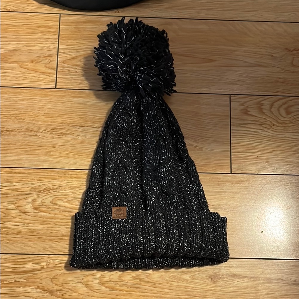 Black Knit Pom-Pom Beanie